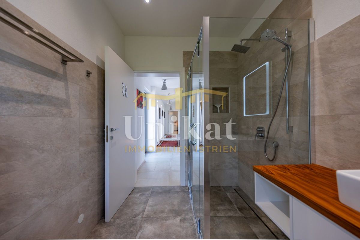 Casa di lusso con garage sotterraneo - 3 km dal mare